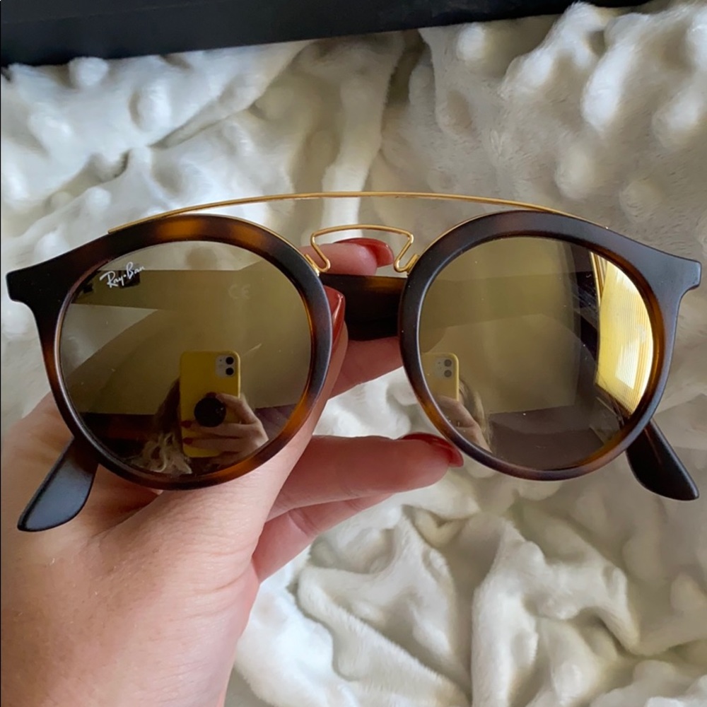 Women’s Raybans